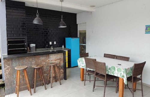 Pereque House | Casa p Temporada with Inviting Leisure Area & Pool