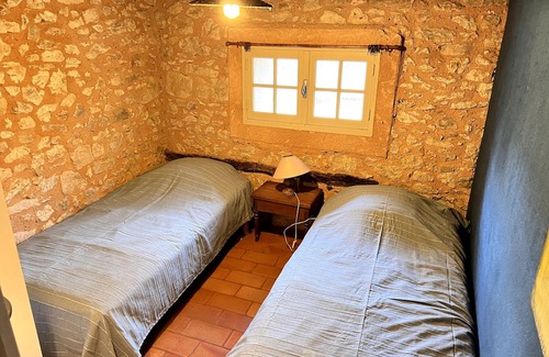 Monflanquin House | Gite Triguedina: Private Pool, Terrace & Wi-Fi for Families