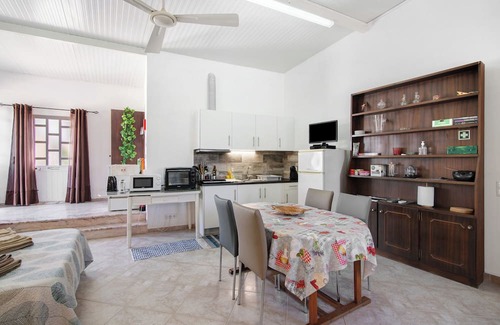 Colmeal Apartment | Cozy Studio Apartment "Holiday Home Medronhal Faro" Awaits