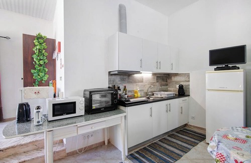 Colmeal Apartment | Cozy Studio Apartment "Holiday Home Medronhal Faro" Awaits