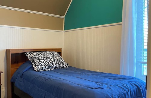 Berlin House | Cozy Retreat with Fire Pit & Trails, Pet-Friendly Amenities