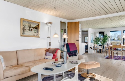 Floutrup House | Relaxing Oceanfront Retreat "Hereth" near the Inlet