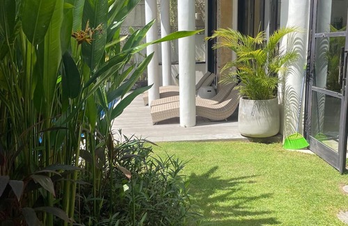 Batubelig Villa | Elegant Langikula Villa with Pool in Central Seminyak