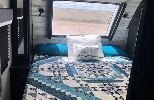 Farson House | Cozy 32-Foot Camper: Family-Friendly Retreat Awaits You!
