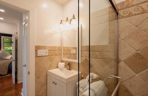 Midtown House | Banyan Rose: Relax in Your Private Oceanfront Retreat