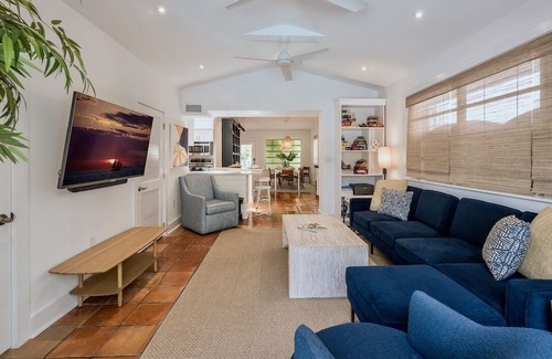 Midtown House | Banyan Rose: Relax in Your Private Oceanfront Retreat