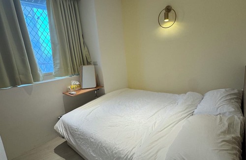Zhongzheng Apartment | Prime Location Above Metro CKS Memorial Hall, Ideal Stay