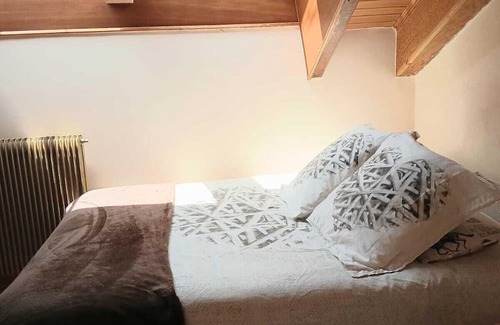 Saillagouse Apartment | Inviting Vrbo Property with Pool and Lake Views Await