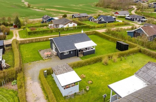 Floutrup House | Relax at Bendiks: Oceanfront Retreat Near the Inlet