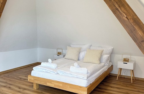 Herbolzheim Apartment | Relaxing Retreat at Ferienwohnung im Grünen Haus