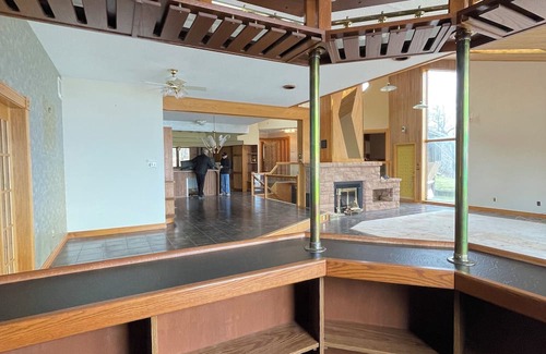 Algoma District House | Scenic Waterfront Retreat in Algoma Mills Near Lake Huron