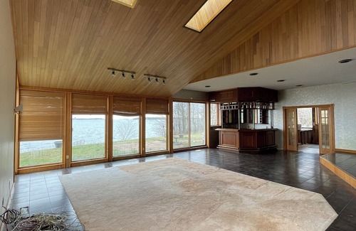 Algoma District House | Scenic Waterfront Retreat in Algoma Mills Near Lake Huron