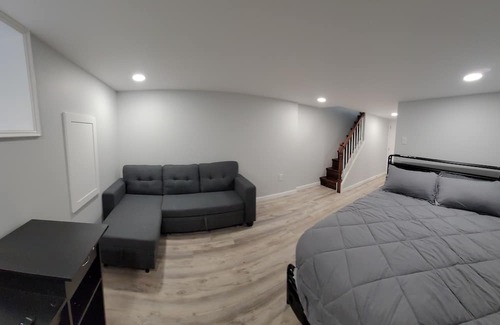 South Philadelphia House | Inviting Modern Sleep11 Guest House Near Historic Philadelphia