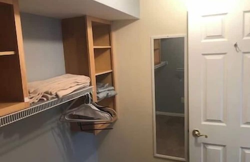 Milford House | Cozy 3 Room Hudson with Kitchen: Perfect for Your Getaway