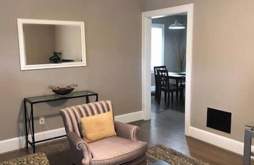 Walnut Hills Apartment | Elegant and Comfortable Suite with Kitchen Amenities in Cincy