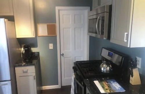Milford House | Cozy Stay at Casa Familiar Completa with Kitchen Access