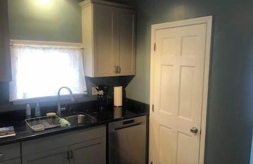 Milford House | Cozy Stay at Casa Familiar Completa with Kitchen Access