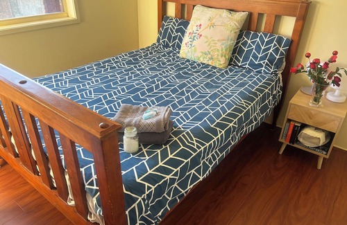 Kanahooka Bed & Breakfast | Cozy Private Home with Pool and Spa Near Attractions