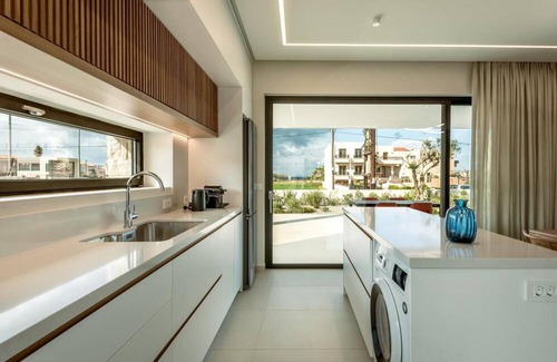 Pyrgos Psilonerou Villa | Relax at Villa 'Deux Olives' with Oceanfront Pool & Wi-Fi