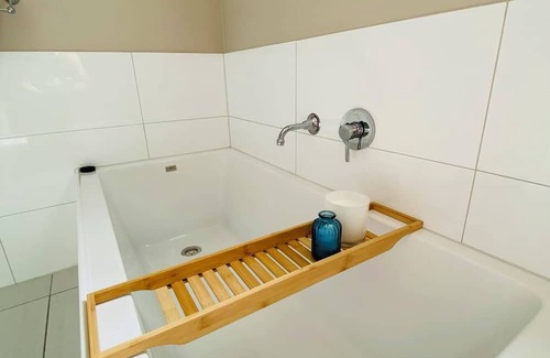 Golden Square Cottage | Explore Kennedy's Kottage: Pet-Friendly Near Bendigo Stadium