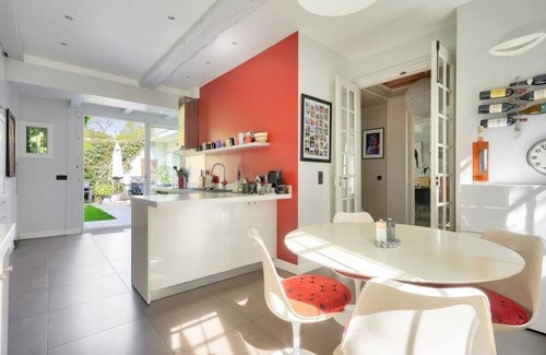 Montmartre House | Explore the Comfort of Vrbo Property with Family-Friendly Amenities