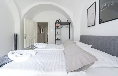 Mautern an der Donau Apartment | Wachau Haven: Idyllic Getaway with Garden Terrace