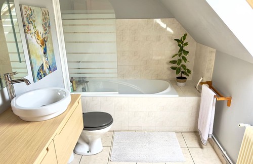 Montlouis-sur-Loire House | Discover Vrbo Property: Pet-Friendly with Private Pool