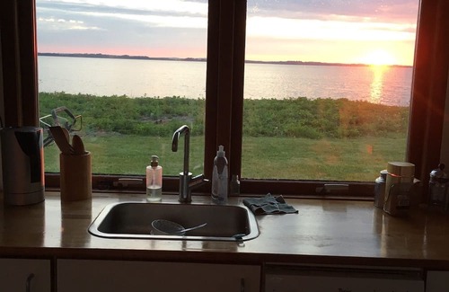 Morsø Municipality House | Scenic Summer House Overlooking Dragstrup Vig with Breakfast