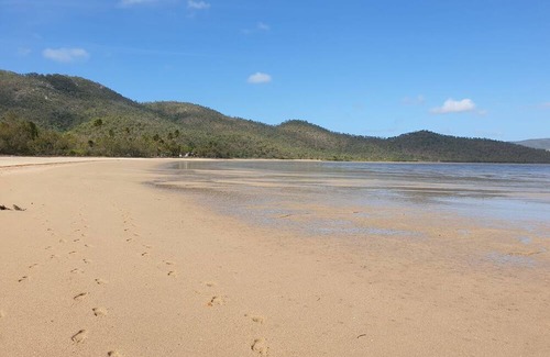 Cape Gloucester House | Secluded Retreat with Fishing & Crabbing at Your Doorstep