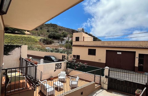 Las Mercedes Ski Chalet | Townhouse Banot. Private garden. Unique Hiking Routes