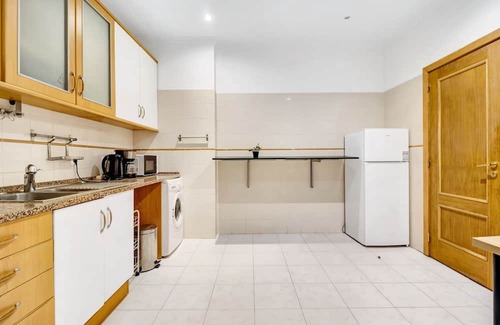 Santa Engracia Apartment | Homerez - Apartment centre Lisbon