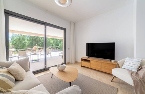 Vera House | Holiday Home 'Vera Golf Valley' with Mountain View, Wi-Fi and Air Conditioning