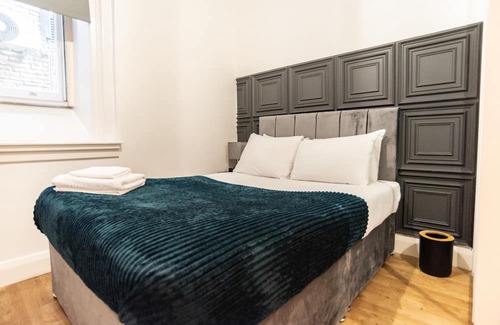 St George's Quarter Apartment | Ideal Westminster Chambers Delux for Family Getaways