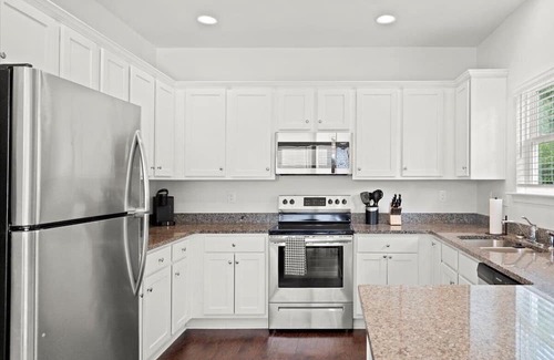 South Salisbury House | Pet-Friendly 4 Bedroom Oasis in Salisbury Awaits You!