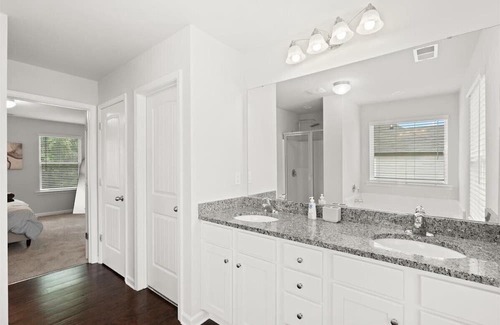 South Salisbury House | Pet-Friendly 4 Bedroom Oasis in Salisbury Awaits You!