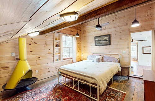 South Bristol House | Cozy Cabin with Family-Friendly Pool and Spa Amenities