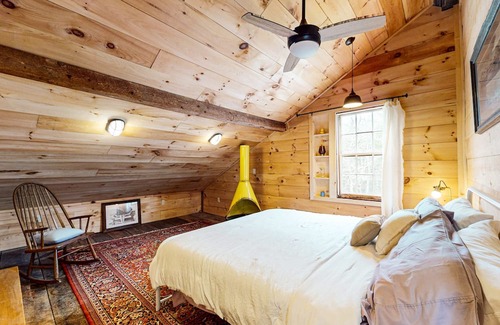 South Bristol House | Cozy Cabin with Family-Friendly Pool and Spa Amenities