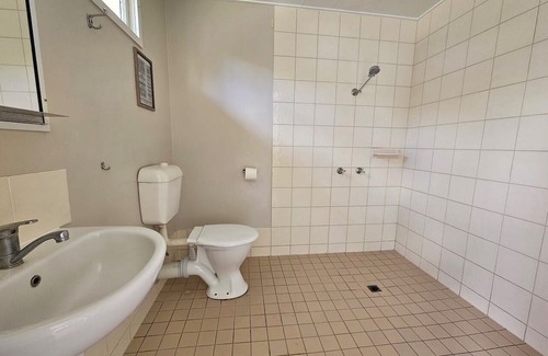 Cape Gloucester House | Beachfront Bliss at Unit 3 Sunset Beach Bungalows