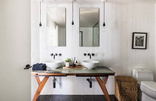 Northwest Harbor House | Designer Ranch House with Pool & Spa in East Hampton