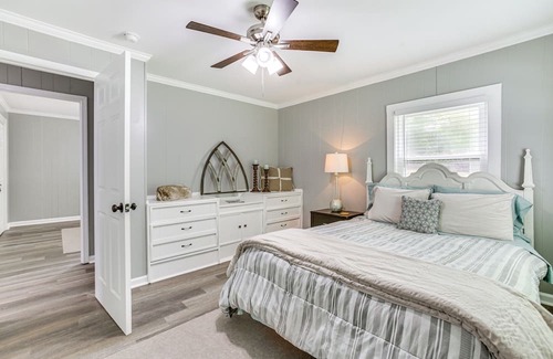 Wakefield Cottage | Cozy Cottage with Fire Pit near Lake Rosemound!
