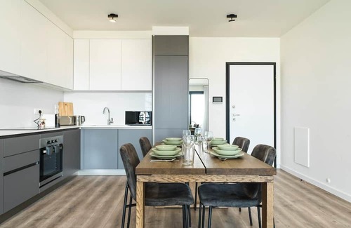 Vasa Koilaniou Apartment | Relaxing Sunset Gardens II: Family-Friendly Getaway