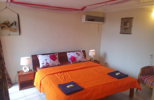 Cocody Apartment | Convenient 1-Bed Apartment with Free Laundry Services