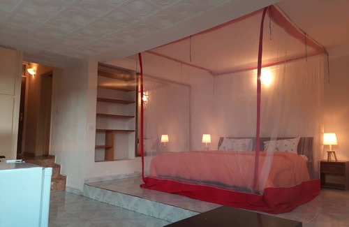 Cocody Apartment | Inviting Apartment with Pool, Garden & All Services Included