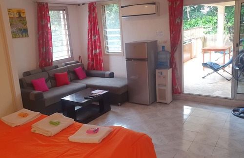 Cocody Apartment | Inviting Apartment with Pool, Garden & All Services Included