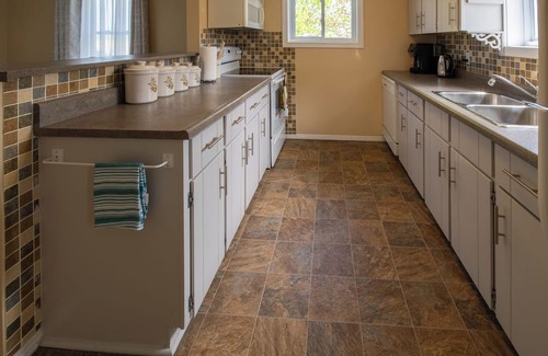 Bluewater Cottage | Lake View Retreat at Jake's Place: Perfect for Families!