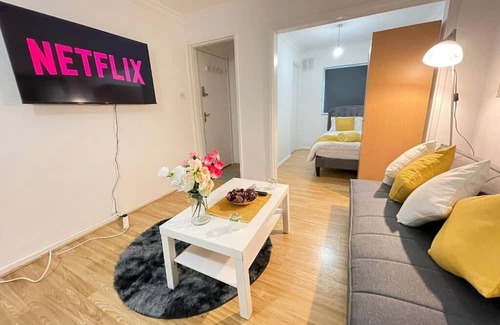 Stevenage Apartment | Stevenage Studios - Superior Suite