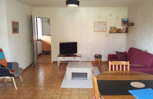 Gilly-sur-Isere Apartment | Tranquil T2 Retreat: Pet-Friendly Escape Awaits You