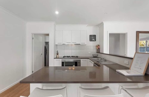 Alfredton House | Family-Friendly Goldwood Gem: Relaxed Country Retreat