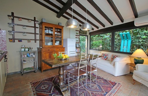Ortonovo House | Elegant Villa with Hot Tub, A/C, View & Spa Amenities