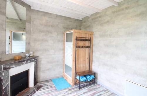 Saint-Saturnin Cottage | Cozy Gite Saint-Saturnin: Family-Friendly with Spa Access